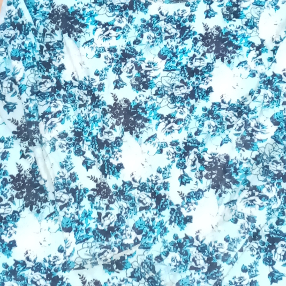 Plus top - Picture 2 of 4